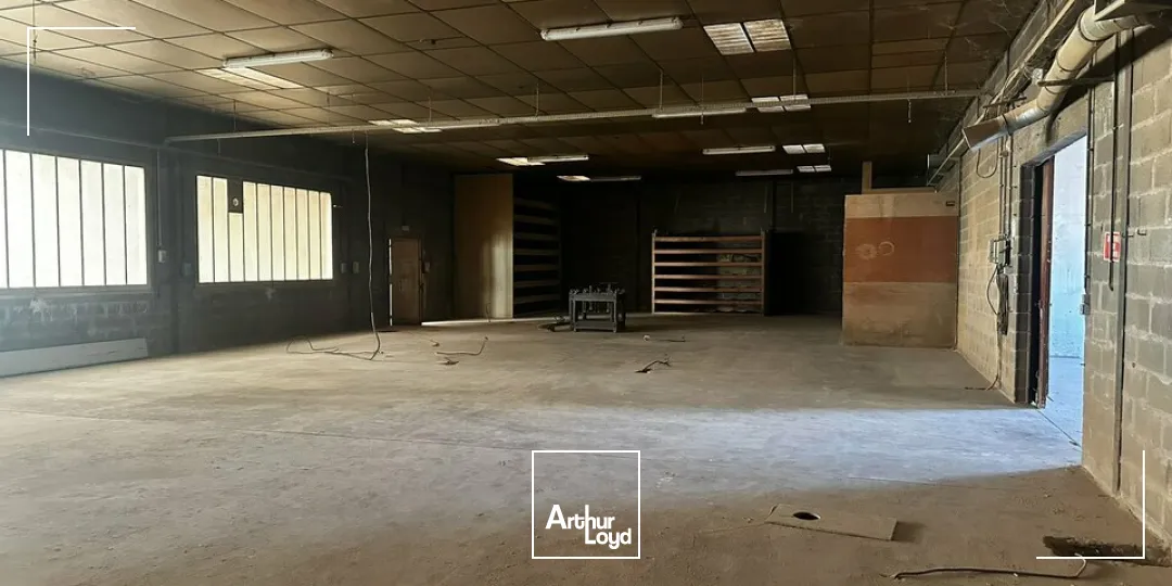 Locaux d'activité & Entrepôts - Location - BOURGES - 18000 - 700-700 - 7959375