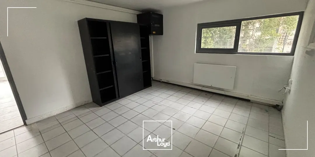 Locaux d'activité & Entrepôts - Location - SOTTEVILLE LES ROUEN - 76300 - 700-700 - 7962479
