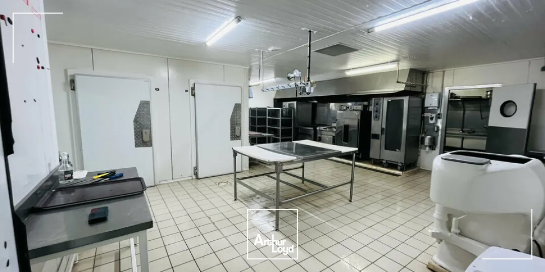 Locaux d'activité & Entrepôts - Vente - PORT-JÉRÔME-SUR-SEINE - 76330 - 304-304 - 7969716