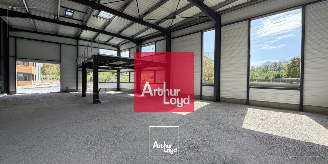 Locaux d'activité & Entrepôts - Location - LE PONT DE CLAIX - 38800 - 333-669 - 7972385