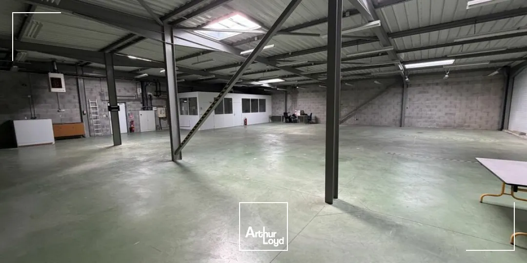 Locaux d'activité & Entrepôts - Vente - VALENCE - 26000 - 900-900 - 7979286