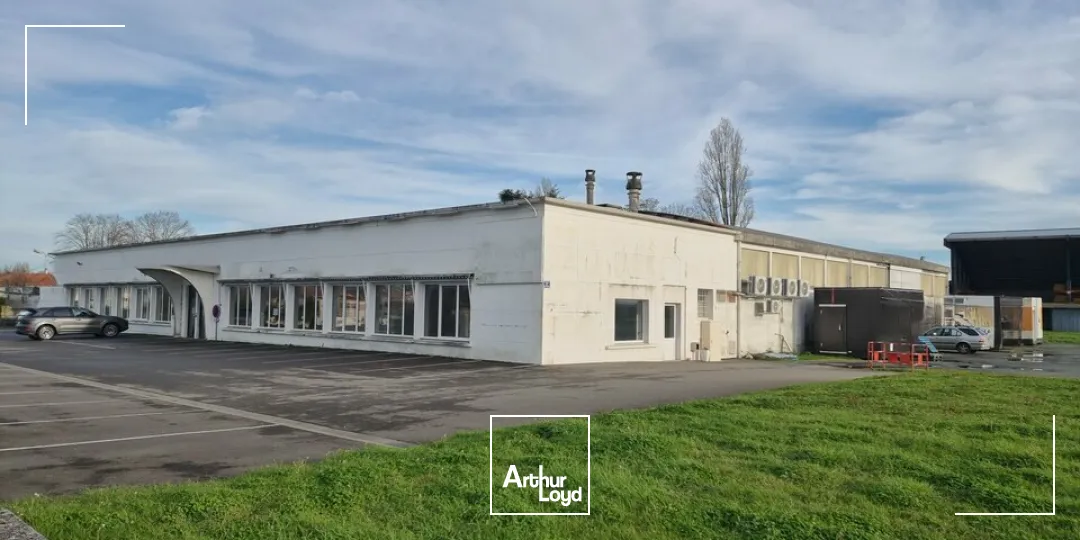 Locaux commerciaux - Location - FONTENAY-LE-COMTE - 85200 - 400-400 - 7979377