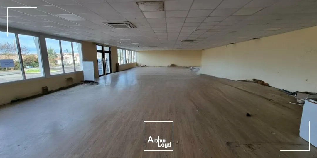 Locaux commerciaux - Location - FONTENAY-LE-COMTE - 85200 - 400-400 - 7979378
