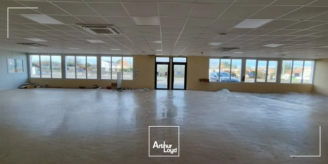Locaux commerciaux - Location - FONTENAY-LE-COMTE - 85200 - 400-400 - 7979379