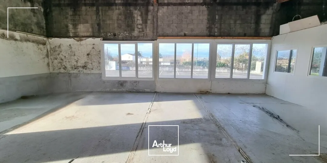 Locaux commerciaux - Location - FONTENAY-LE-COMTE - 85200 - 400-400 - 7979380