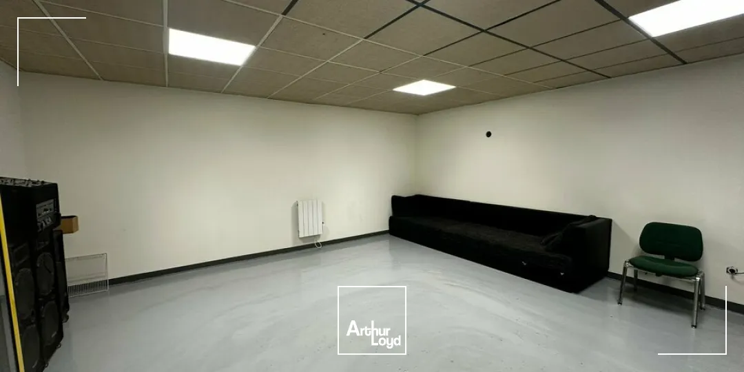 Locaux d'activité & Entrepôts - Vente - MEHUN-SUR-YEVRE - 18500 - 772-772 - 7979510