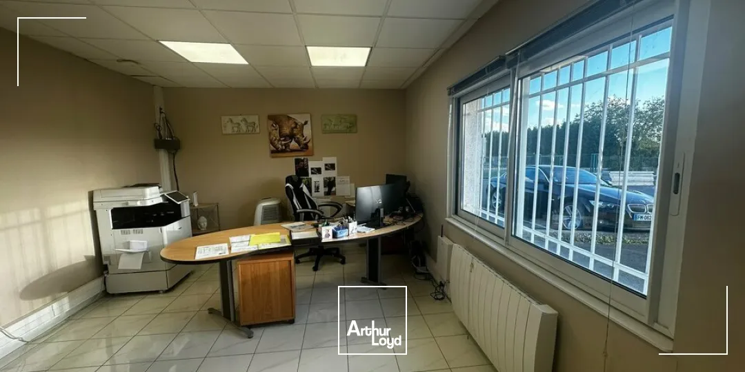 Locaux d'activité & Entrepôts - Vente - MEHUN-SUR-YEVRE - 18500 - 772-772 - 7979511