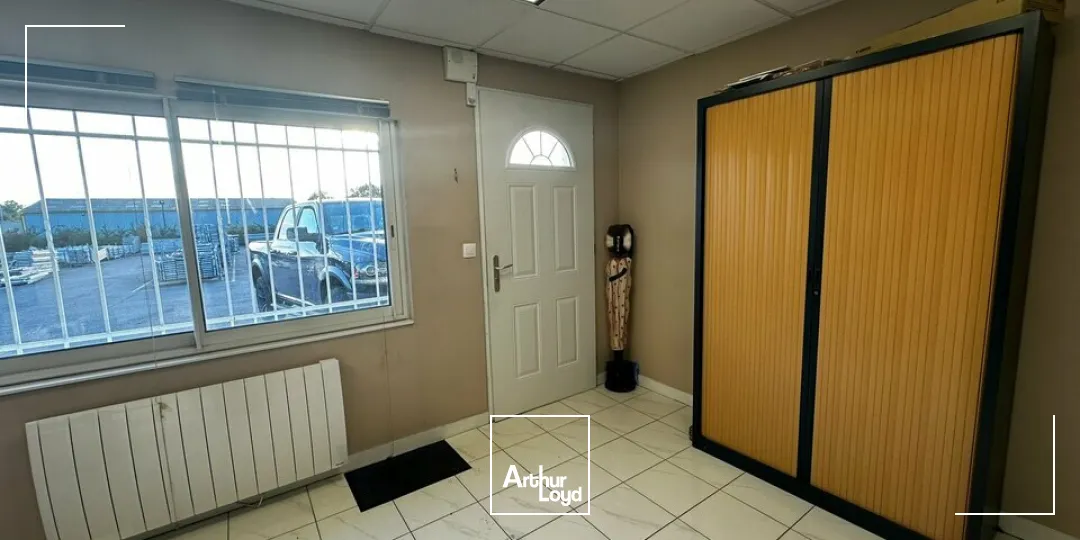 Locaux d'activité & Entrepôts - Vente - MEHUN-SUR-YEVRE - 18500 - 772-772 - 7979512