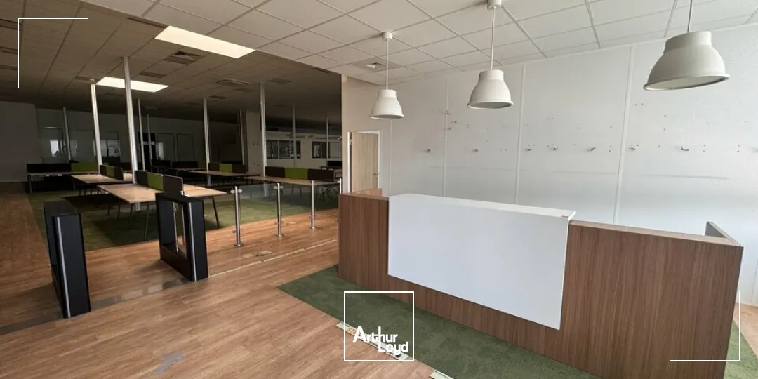 Bureaux - Location - L'ISLE D'ESPAGNAC - 16340 - 1800-1800 - 7980014