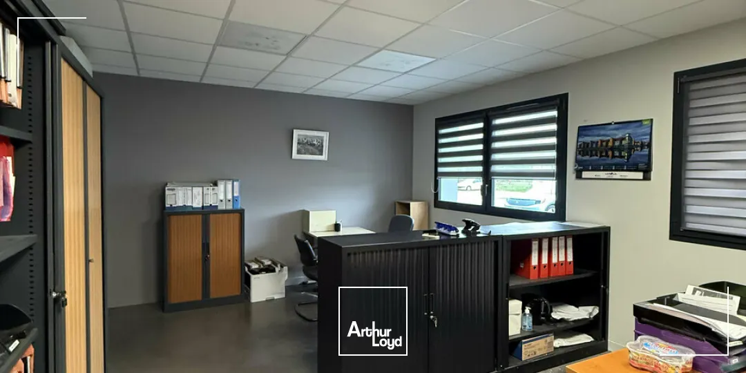 Bureaux - Location - SAINT-PANTALÉON-DE-LARCHE - 19600 - 175-175 - 7980365