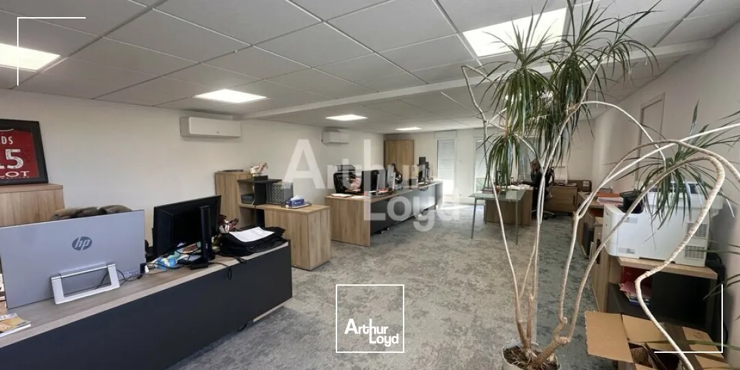 Locaux d'activité & Entrepôts - Vente - BOURGBARRÉ - 35230 - 400-400 - 7980407