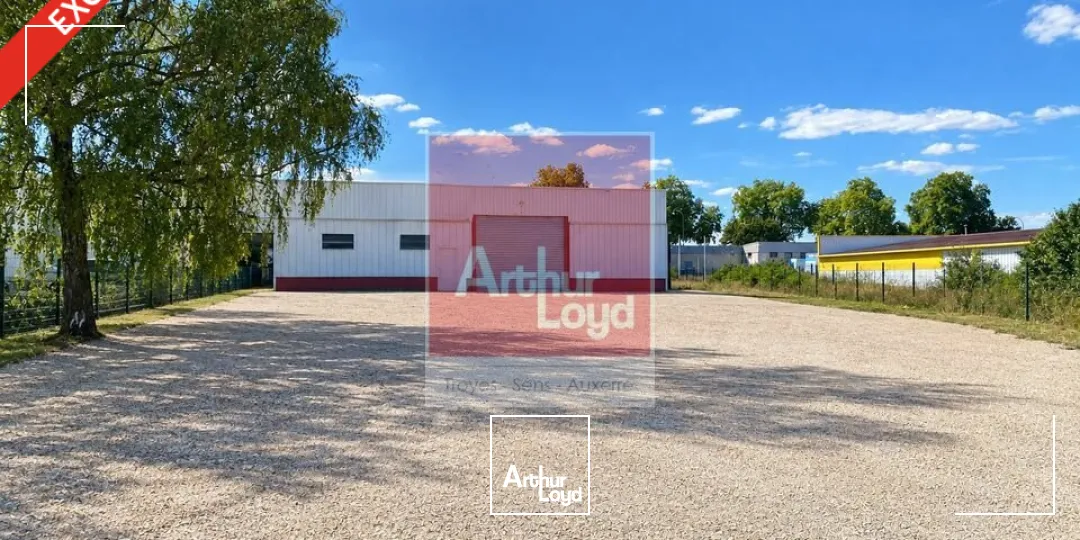 Locaux d'activité & Entrepôts - Location - LA CHAPELLE-SAINT-LUC - 10600 - 800-800 - 7980436