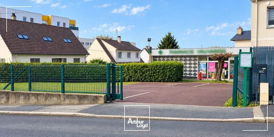 Locaux commerciaux - Location - OSNY - 95520 - 150-150 - 7981890
