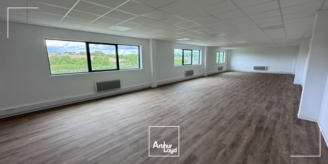 Locaux d'activité & Entrepôts - Location - CHAMPNIERS - 16430 - 435-435 - 8019504