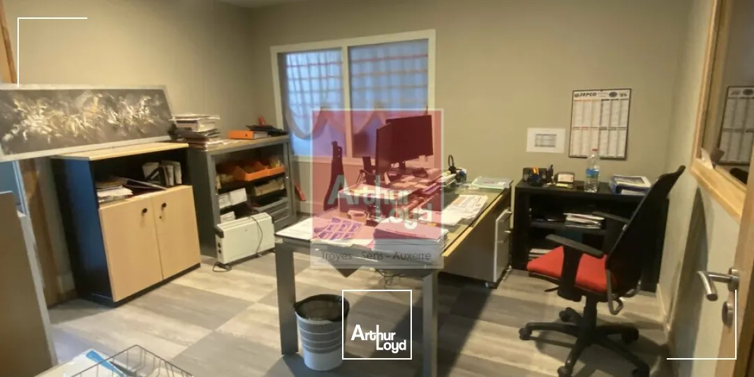 Locaux d'activité & Entrepôts - Vente - LA CHAPELLE-SAINT-LUC - 10600 - 400-950 - 8077209
