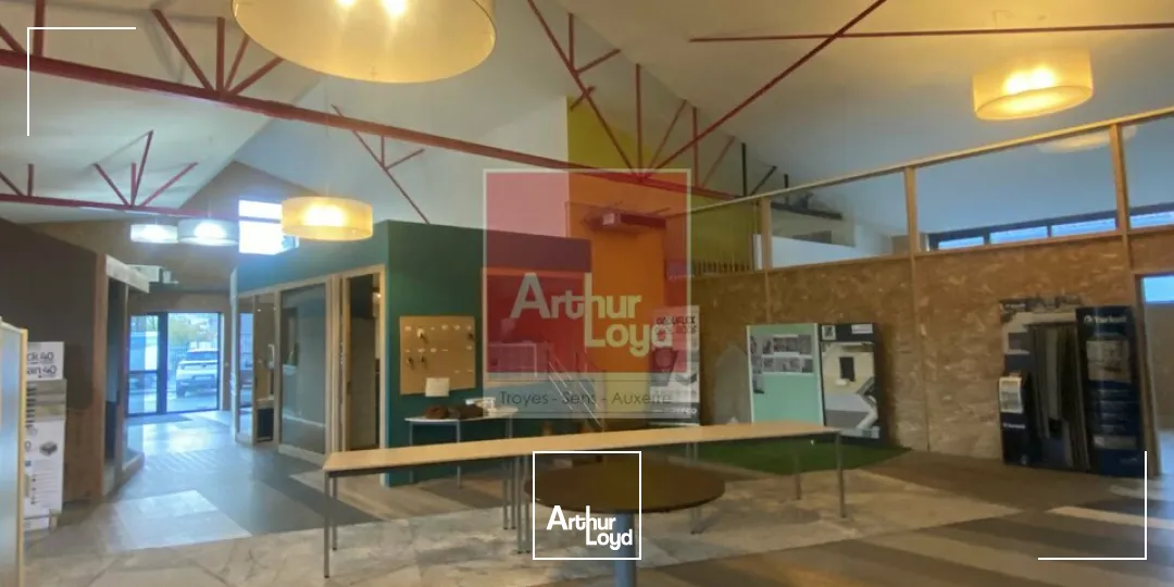 Locaux d'activité & Entrepôts - Vente - LA CHAPELLE-SAINT-LUC - 10600 - 400-950 - 8077210