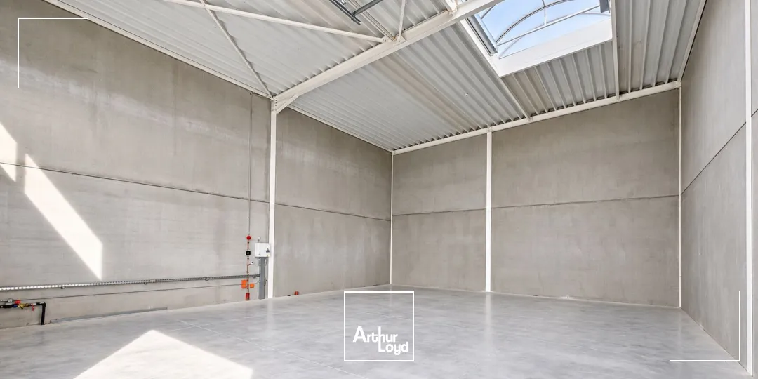 Locaux d'activité & Entrepôts - Location - MONTATAIRE - 60160 - 1600-1600 - 8077332