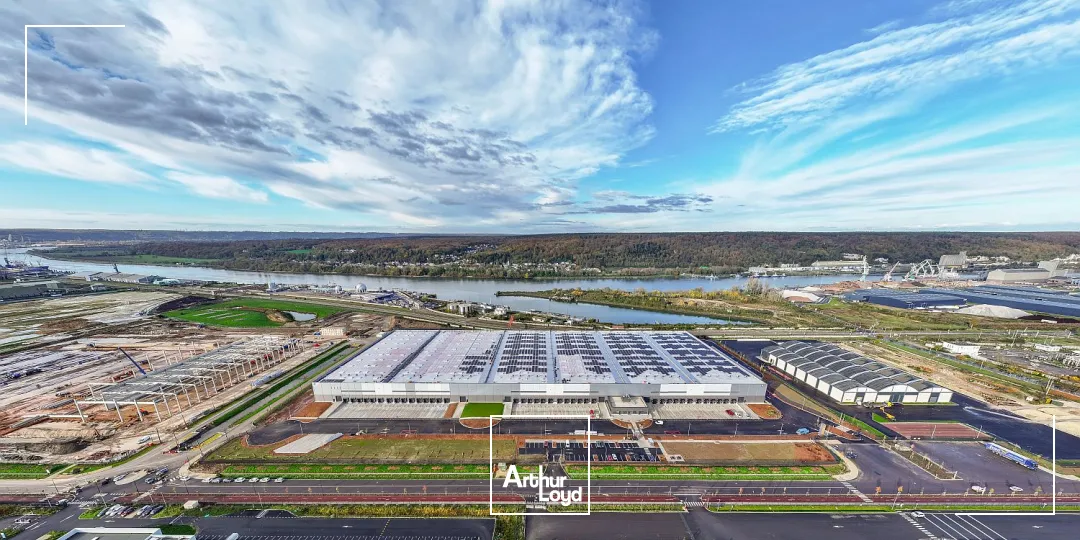 Location de 16 333 m² sur la commune de PETIT COURONNE, à proximité immédiate de Rouen