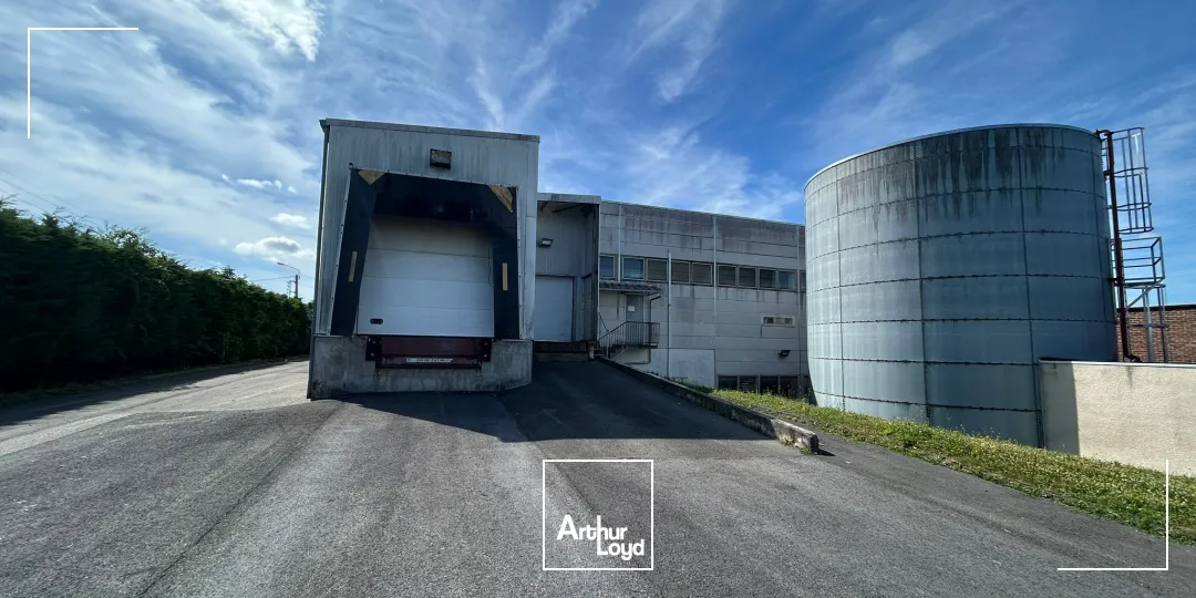 A vendre sur Neuville en Ferrain, entrepôt logistique de 7 950 M²