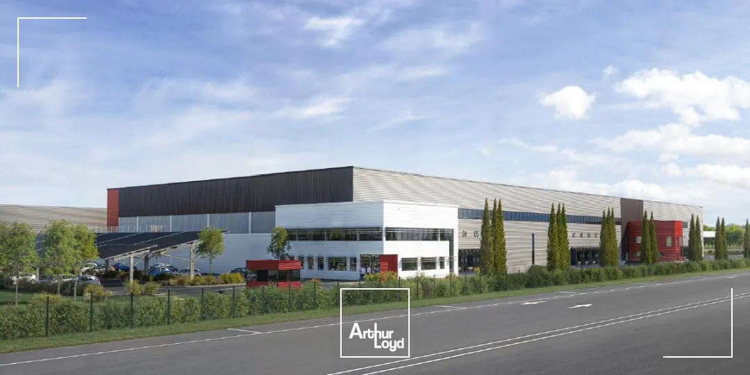 Sur l'autoroute A10, près Rochefort, VEFA ou BEFA d'une plateforme logistique