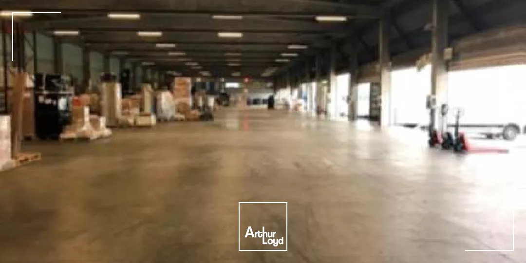 A vendre sur Amiens, 1 cellule logistique de 4 110 m²