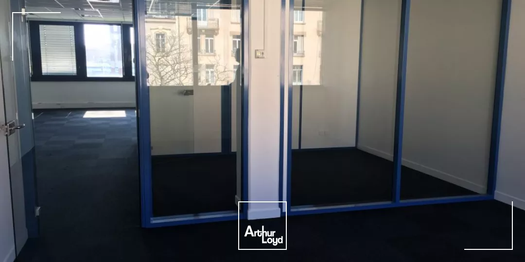 BUREAUX à LOUER de 1417.42 m²