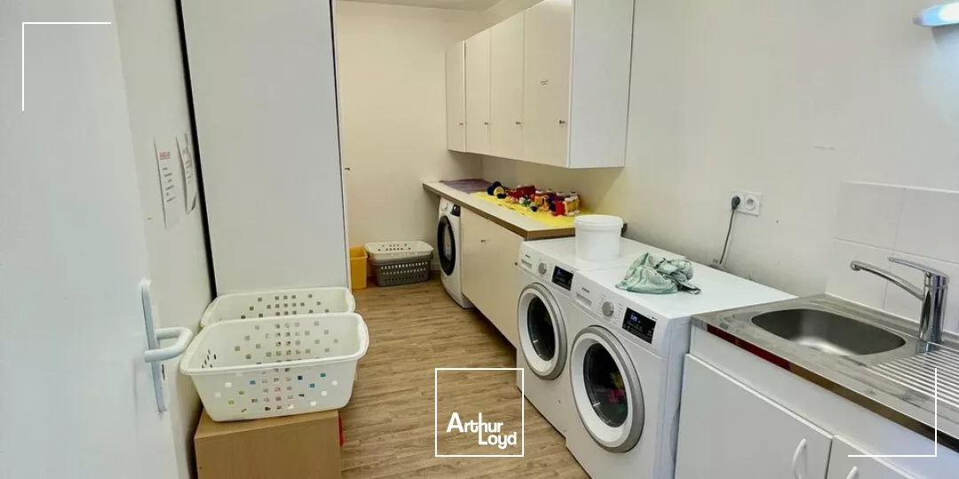 BUREAUX à VENDRE de 650 m²