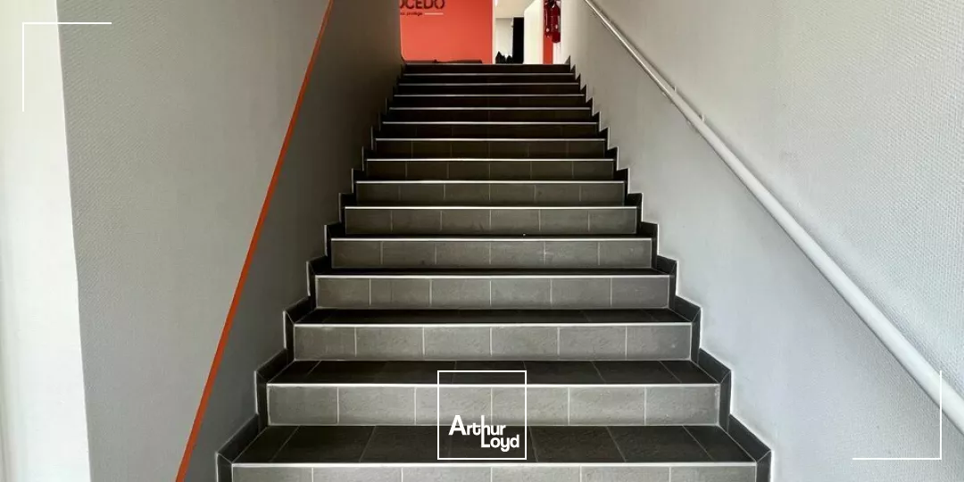 BUREAUX à LOUER de 617 m²