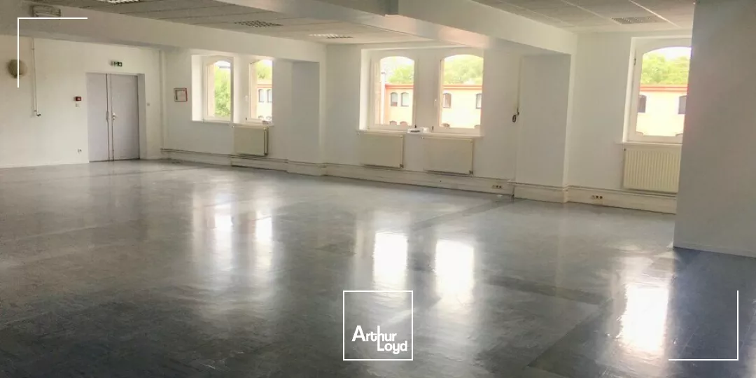 BUREAUX à LOUER de 773 m²