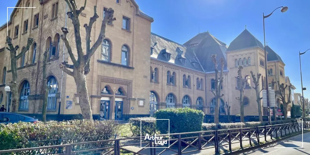 BUREAUX à LOUER de 2951.23 m²