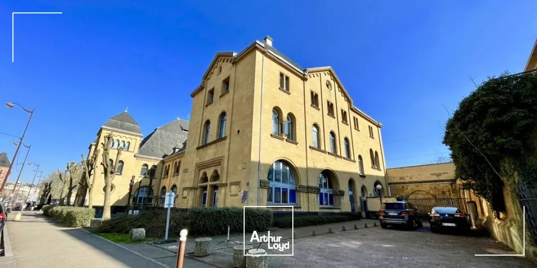 BUREAUX à LOUER de 2951.23 m²