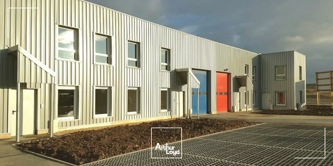 LOCAL D'ACTIVITE - ENTREPOT à LOUER de 267 m²