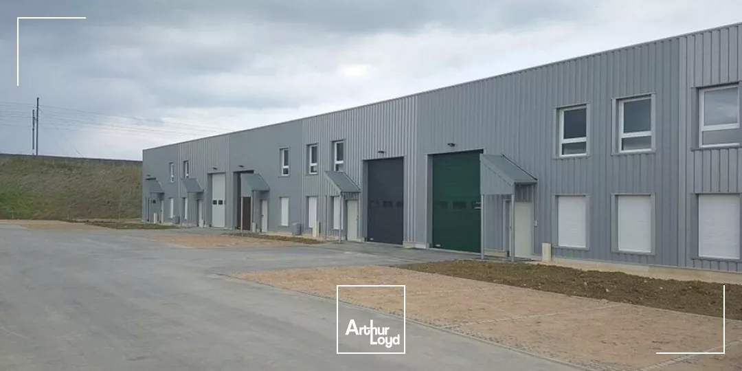 LOCAL D'ACTIVITE - ENTREPOT à LOUER de 267 m²