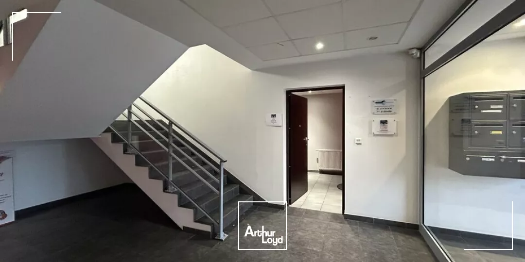 LOCAL COMMERCIAL à LOUER de 158 m²