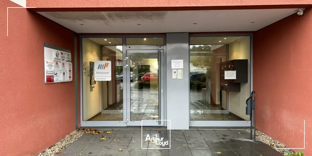 LOCAL COMMERCIAL à LOUER de 158 m²