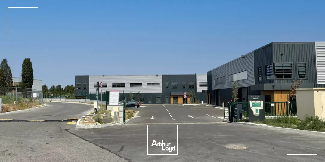 Local d'activité à la location - Programme neuf, proche Autoroute A7 Avignon Nord