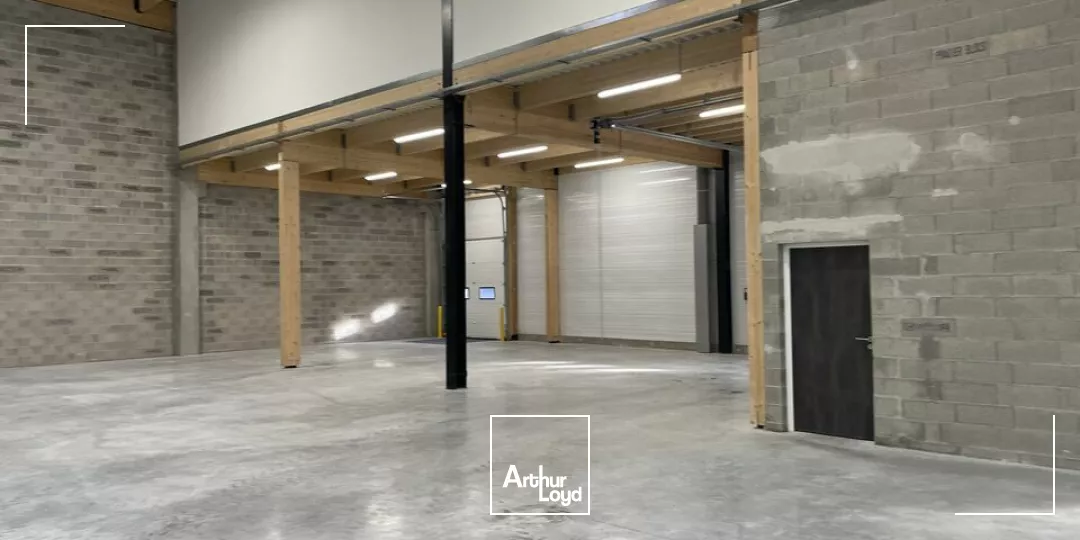 À louer - Surfaces d'activité à partir de 809 m² dans un parc neuf à Graveson - Emplacement stratégique entre Vaucluse et Bouches-du-Rhône