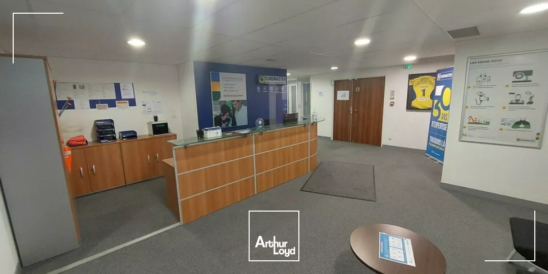 CLERMONT-FERRAND BUREAUX A LOUER 1754 m² DIVISION POSSIBLE A PARTIR DE 230 m²