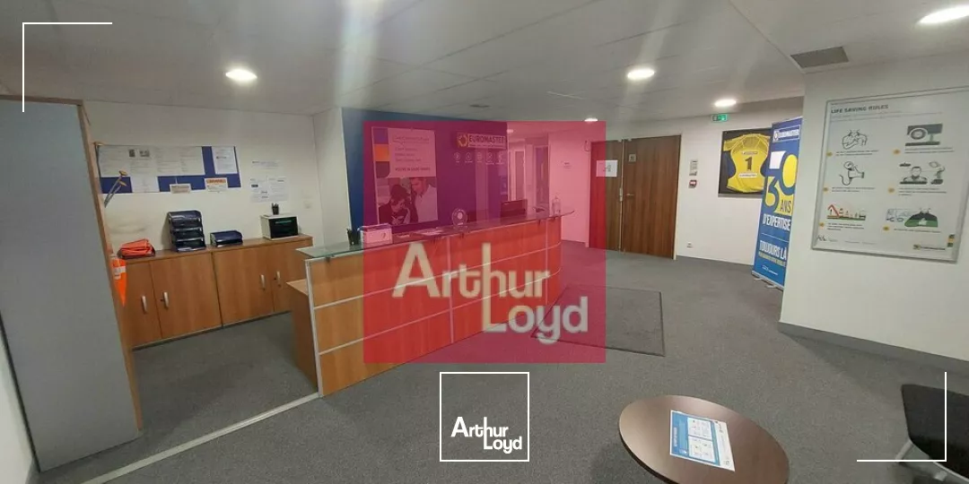 CLERMONT-FERRAND SECTEUR CHU BUREAUX A LOUER 797 m² ( division possible à partir de 230 m²)