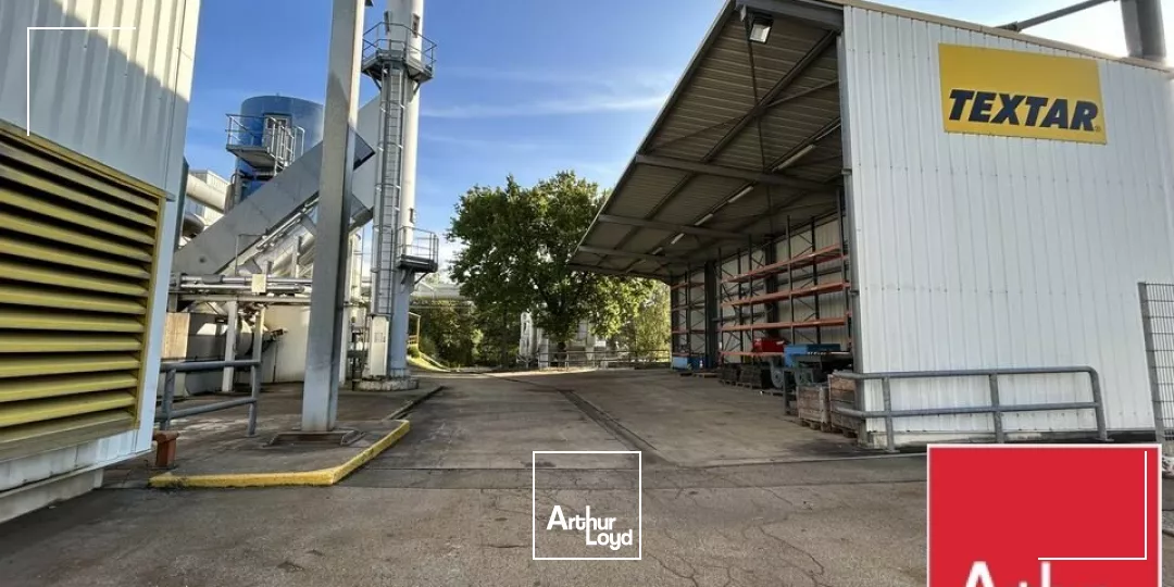 ENTREPOT - ATELIER à VENDRE de 8974 m²