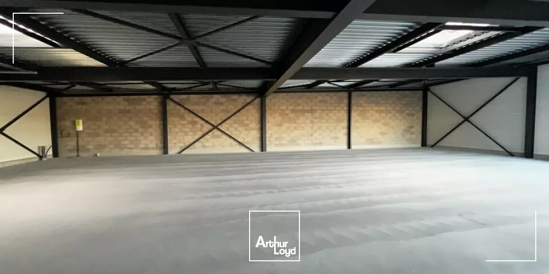 LOCAL COMMERCIAL à LOUER de 600 m²