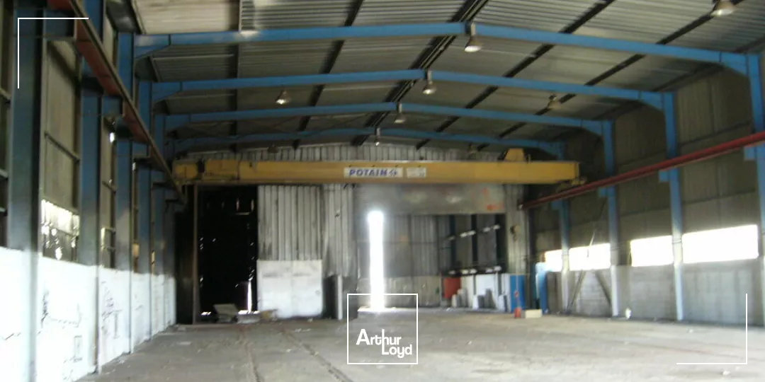 SUD CHALON, proximité A6 et RCEA Local d'activité de 1140 m²