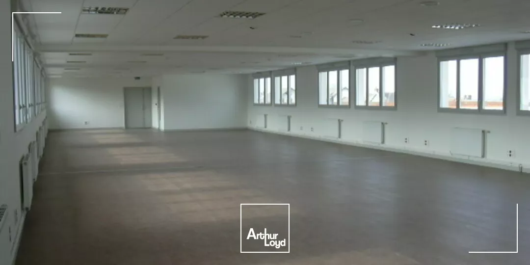 Montceau les Mines - A VENDRE BUREAUX DE 560 M² environ 