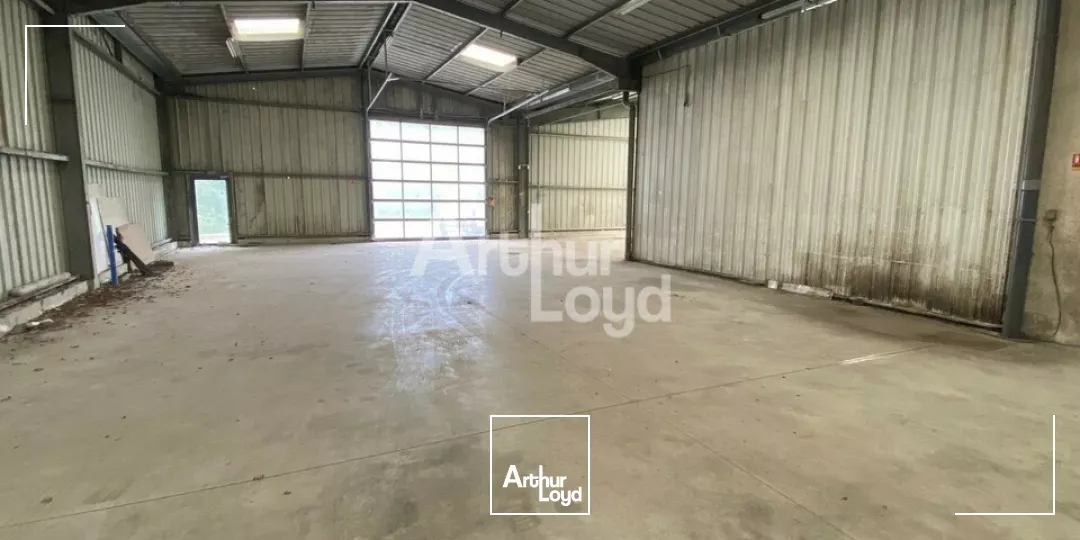 NOYAL-SUR-VILAINE - LOCAL D ACTIVITE- 885 M²