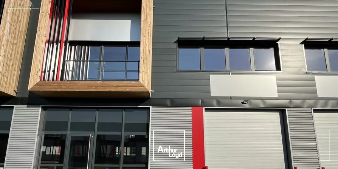 LE HAVRE - A LOUER - LOCAUX D'ACTIVITÉ NEUFS - 370 m2 + 4 Parkings