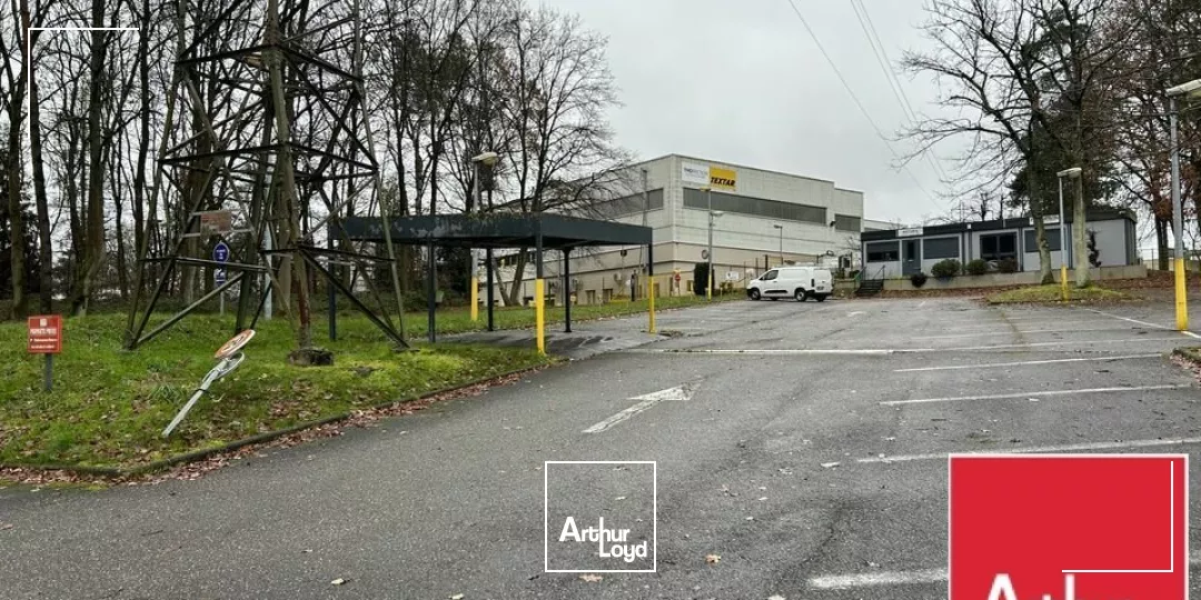 ENTREPOT - ATELIER à VENDRE de 8974 m²