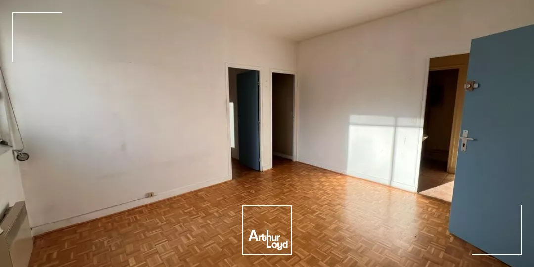 TOURS SUD SAINT-AVERTIN GRANGES GALAND - A VENDRE BUREAUX 268 M² 9 PARKINGS DIVISIBLE