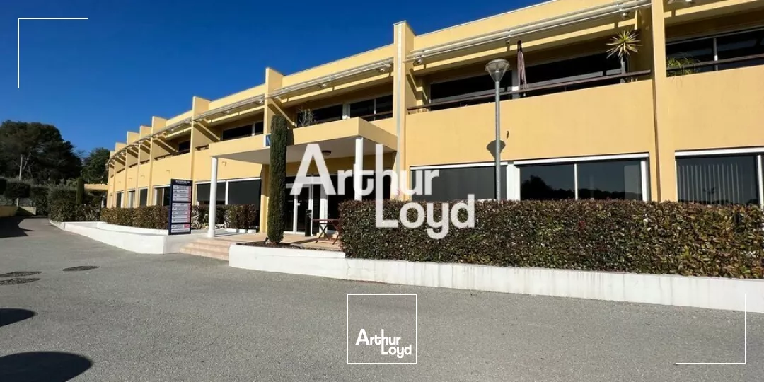 Bureaux à la location 227 m² - Sophia Antipolis - Environnement paysager