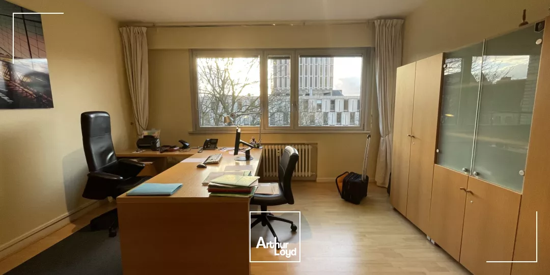 Surface de bureaux, idéale pour professions libérales, à louer dans le Vieux Lille