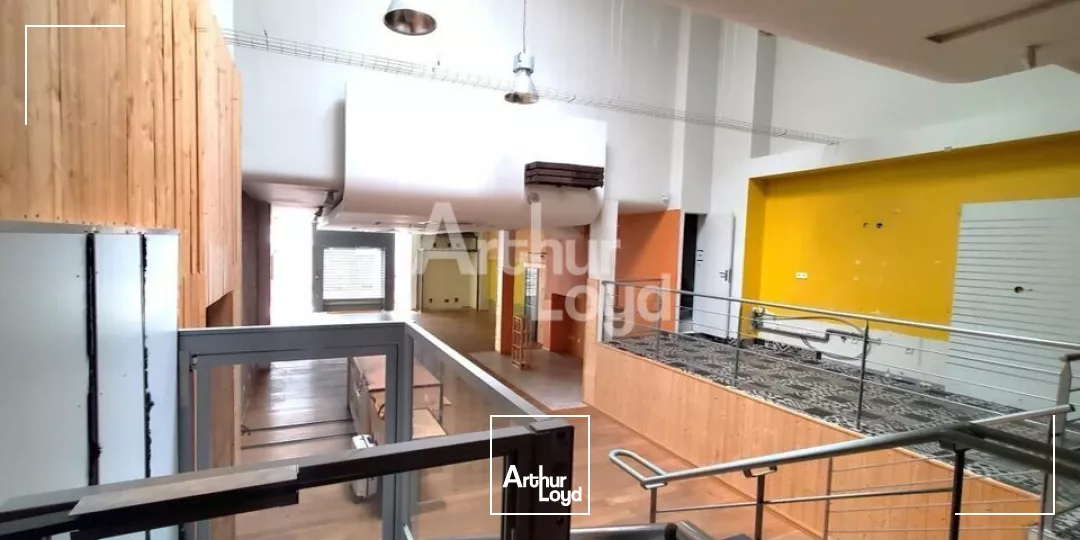 Cholet centre ville local commercial de 379 m² à louer